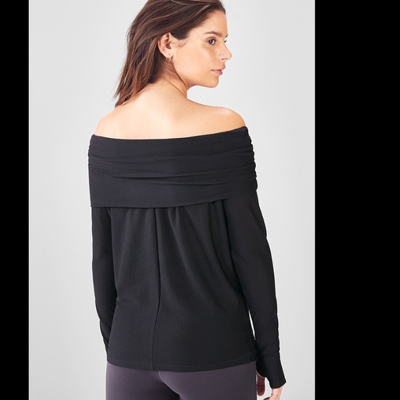 Off shoulder Cowl Neck - Picture 2 of 4